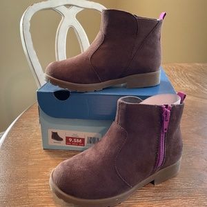 Stride Rite Lucy 2 Toddler Girl size 9.5M Boots in Chocolate with Purple Accents